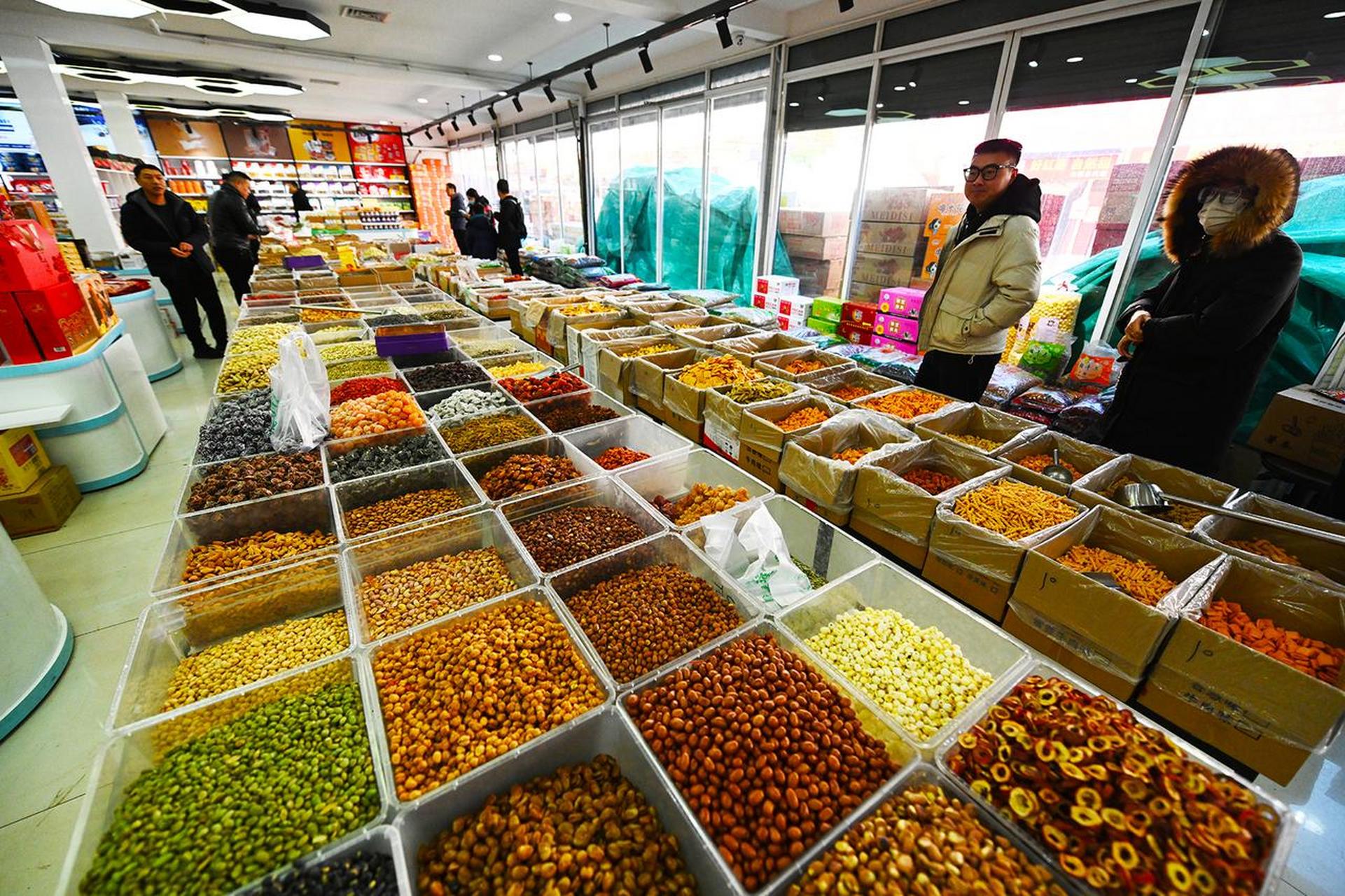 農副特產年味濃，太原河西市場迎節前采購高峰